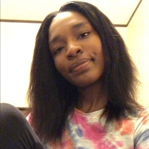 Meet your Posher, Antonicia